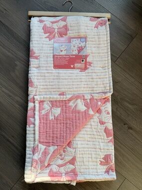 Disney Aristocats Pink and Cream Jacquard Throw Blanket